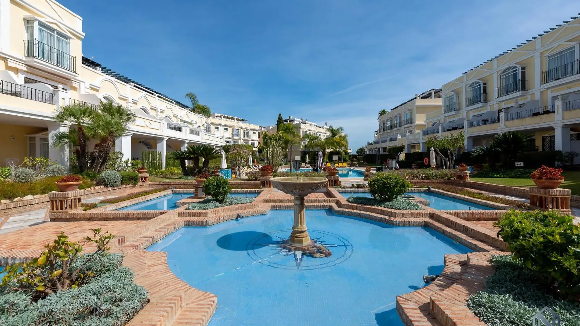 Appartamento Newly Refurbished 2 Bdrm Amazing Complex W Pools Marbella 0*,  Spagna
