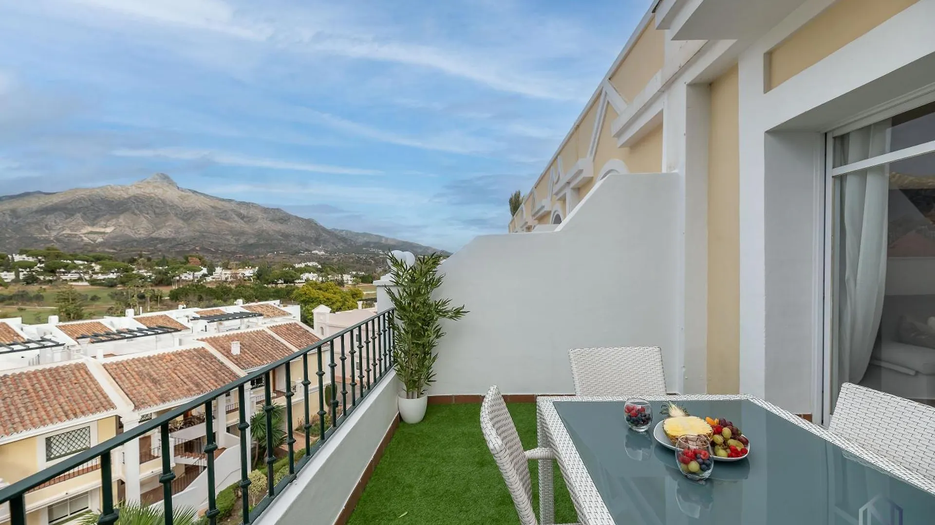 Appartamento Newly Refurbished 2 Bdrm Amazing Complex W Pools Marbella Spagna