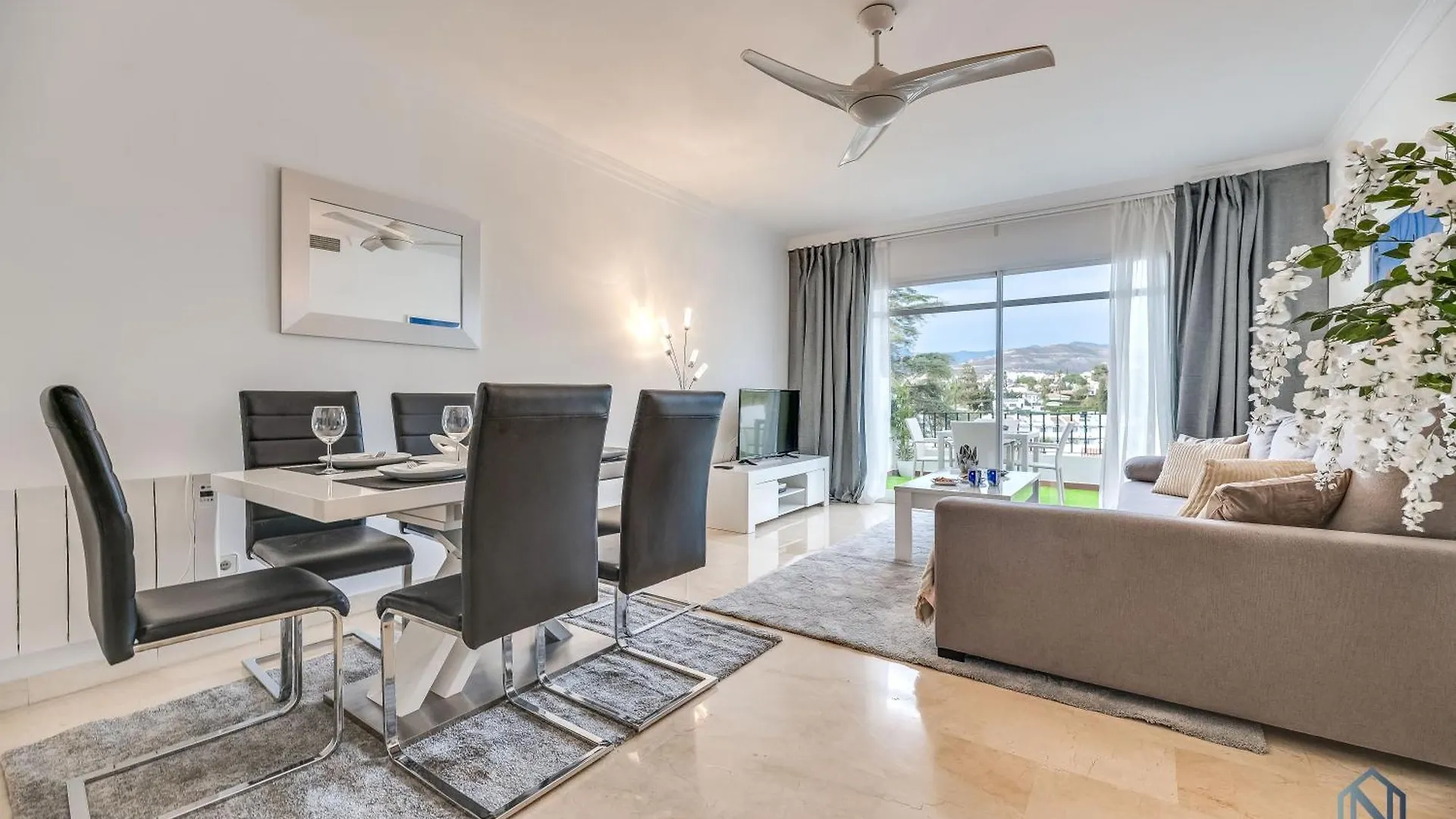 Newly Refurbished 2 Bdrm Amazing Complex W Pools Apartman Marbella