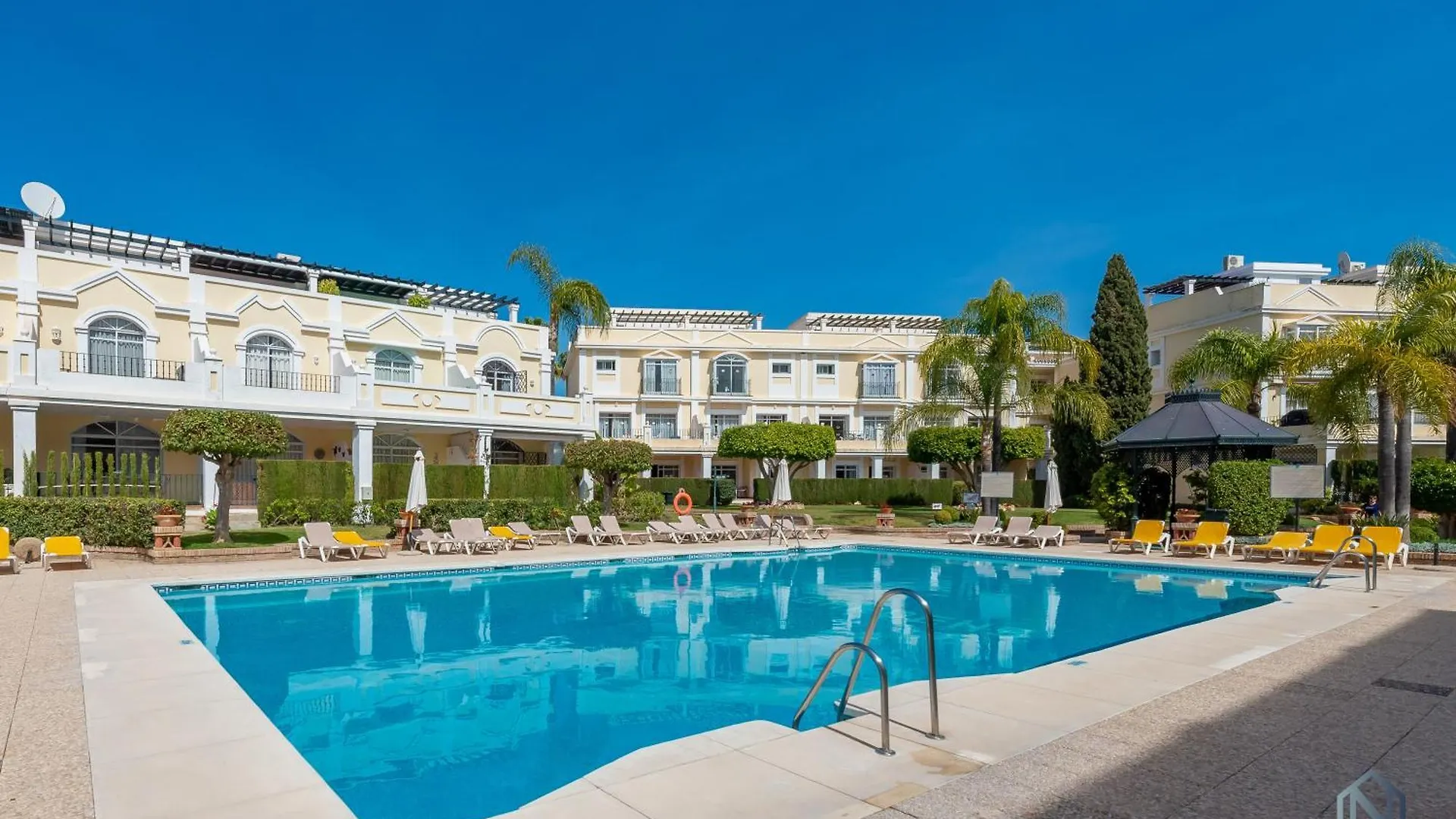 Newly Refurbished 2 Bdrm Amazing Complex W Pools Apartman Marbella Spanyolország