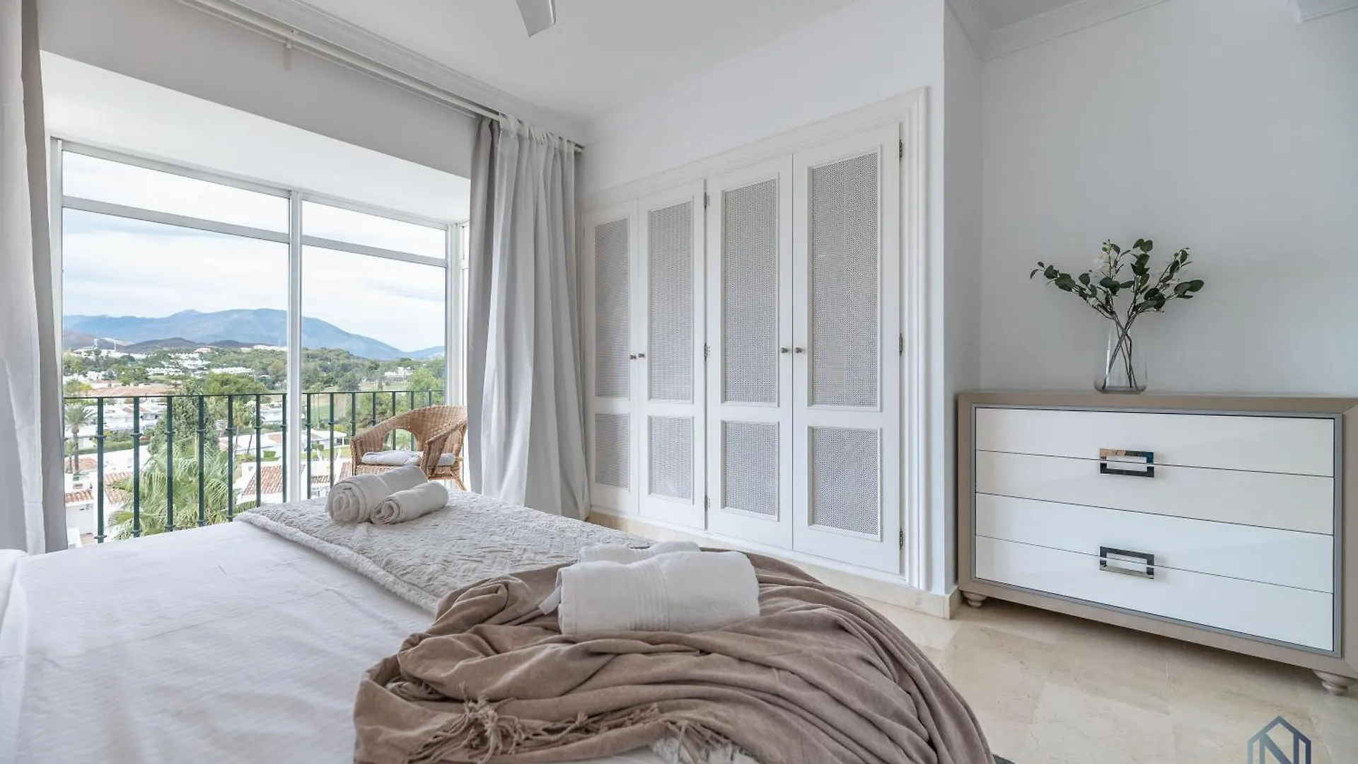 Newly Refurbished 2 Bdrm Amazing Complex W Pools Apartman Marbella 0*,